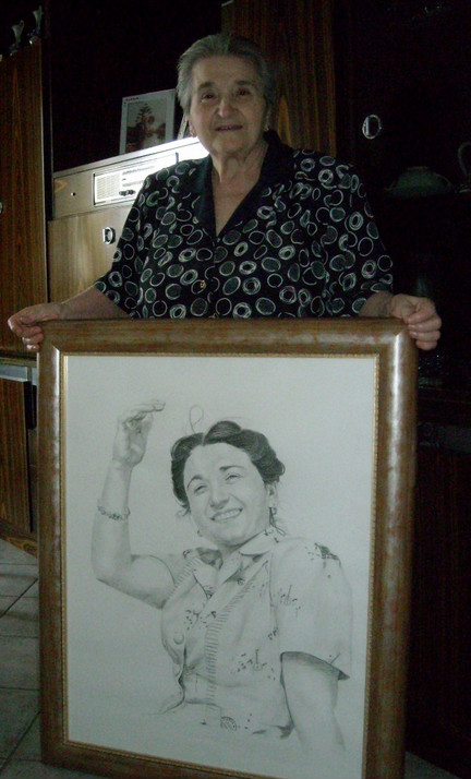 photo donna di disegno a carboncino