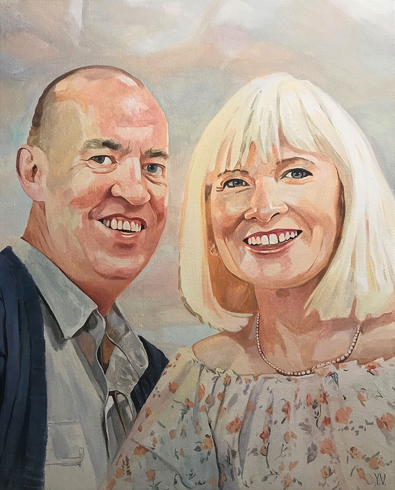 Painting of a smiling couple, the man bald and the woman with blonde hair.