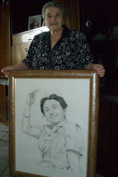 photo donna di disegno a carboncino